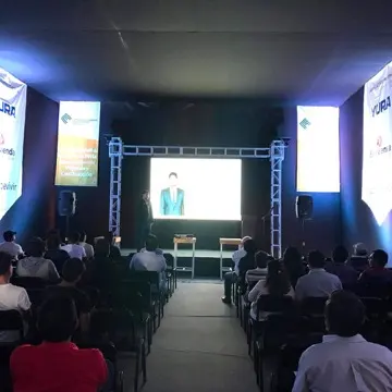Auditorio lleno durante una ponencia